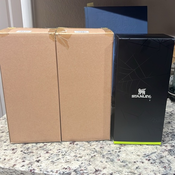 🕷️GLOW HALLOWEEN STANLEY H2.0 FLOWSTATE TUMBLER 40oz LIMITED EDITION SPIDER WEB - Picture 11 of 11